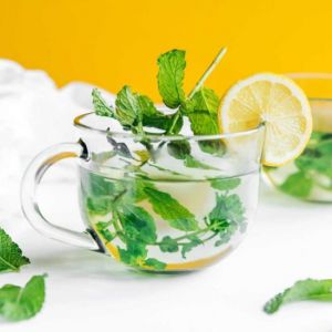 خواص عرق نعناع و عوارض مصرف بیش از حد آن