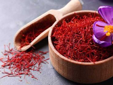طرز تهیه دسر چیزکیک زعفرانی